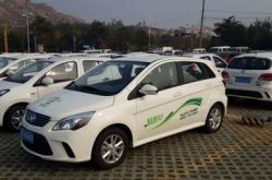 百元停车费难住用户,分时租赁汽车还在吃灰?